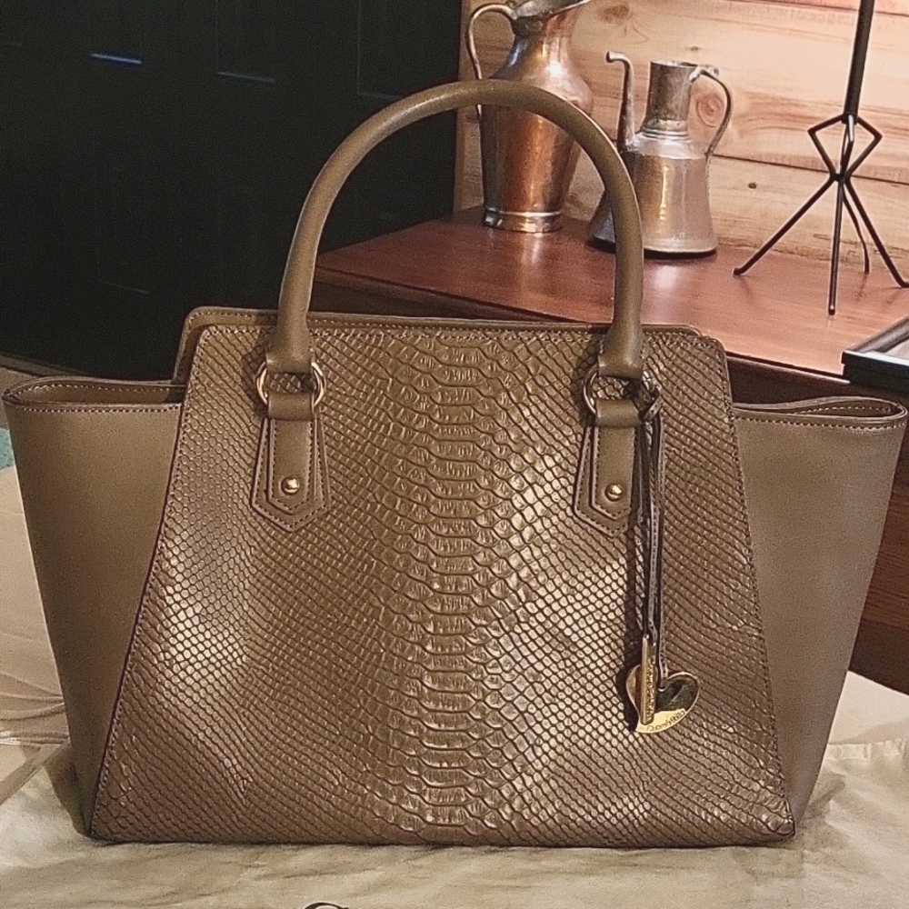 Cuore & Pelle Taupe Handbag